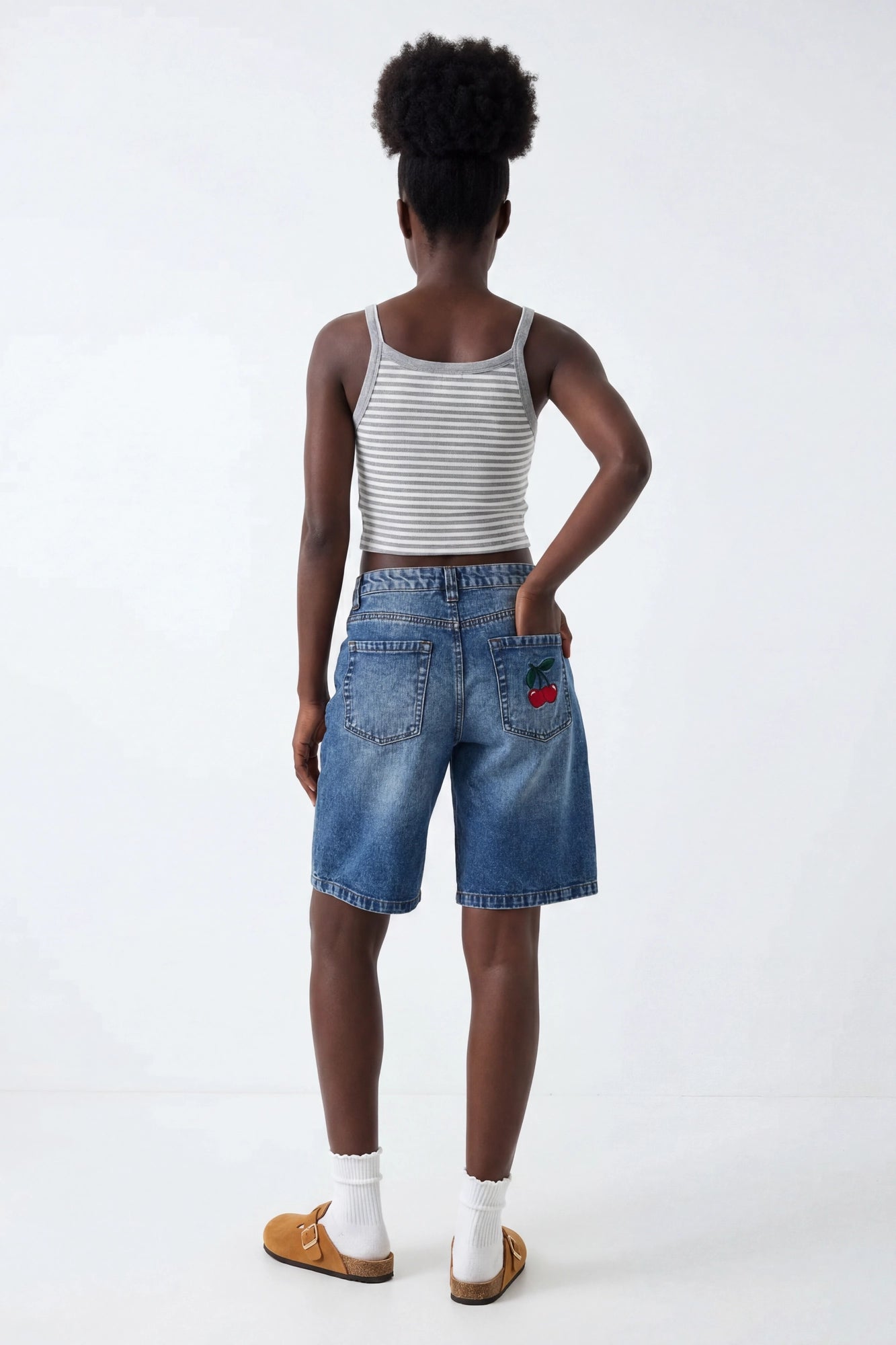 Brooklyn Low Rise Embroidered Baggy Denim Jort