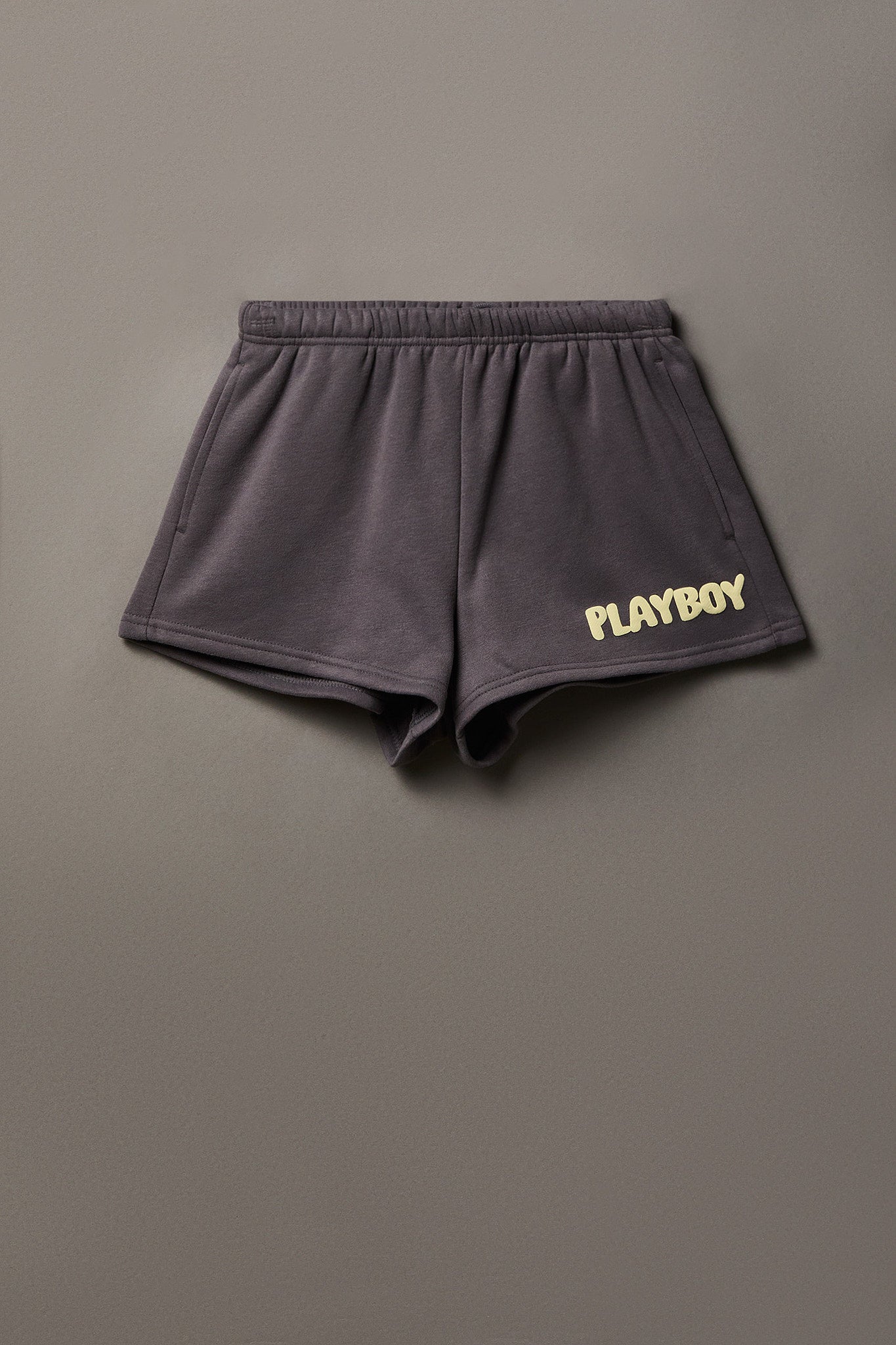 Playboy Graphic Fleece Short 2"