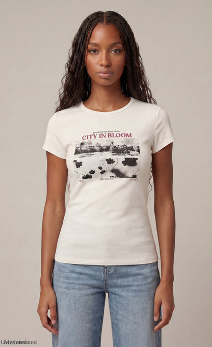 Fitted Graphic T-Shirt
