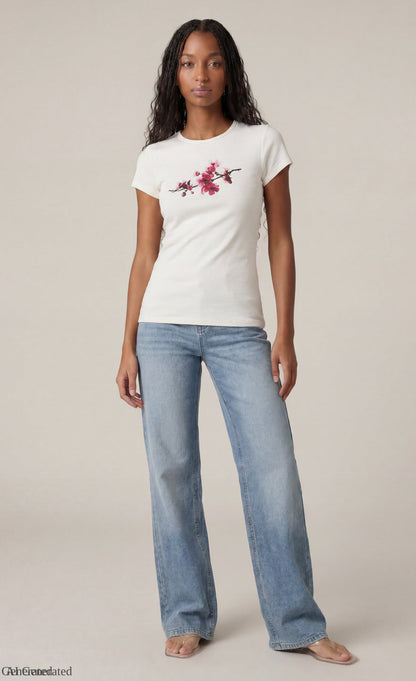 Fitted Graphic T-Shirt