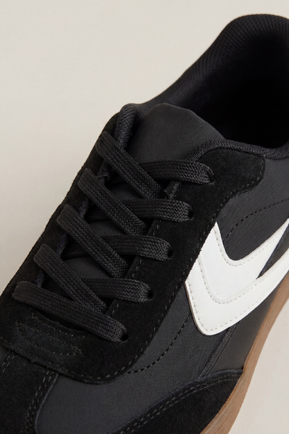 Retro Sneaker