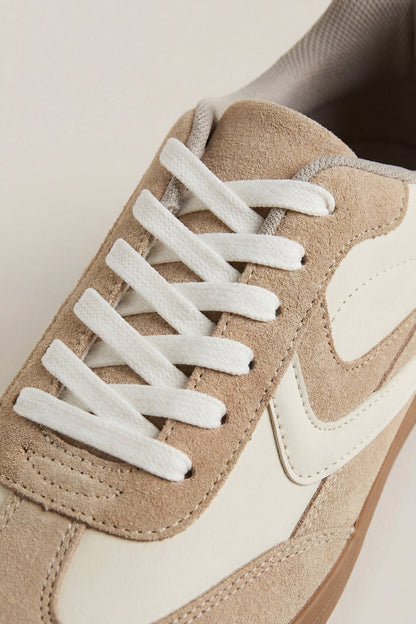Retro Sneaker