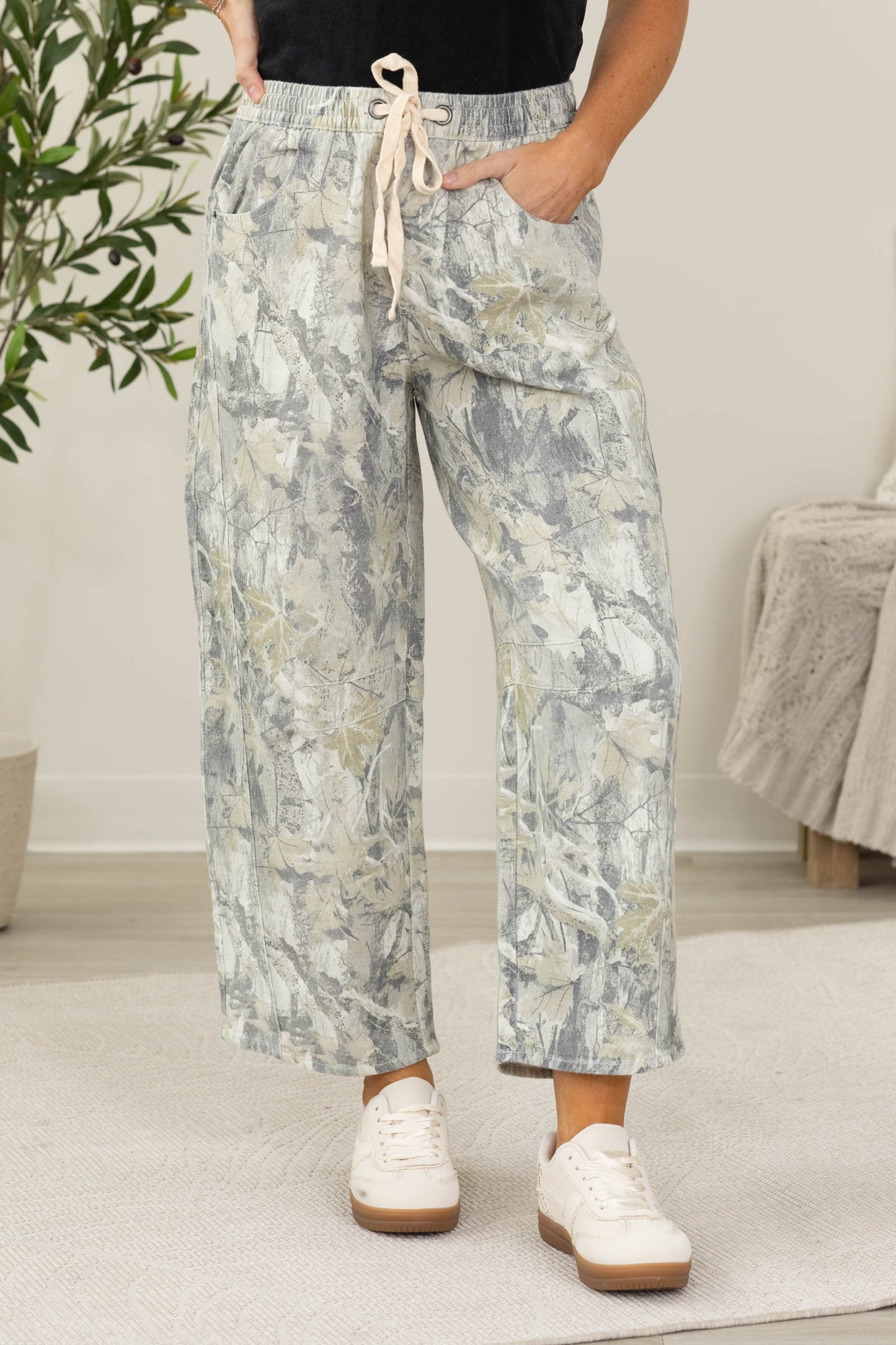 Camo Print Elastic Drawstring Waist Pant