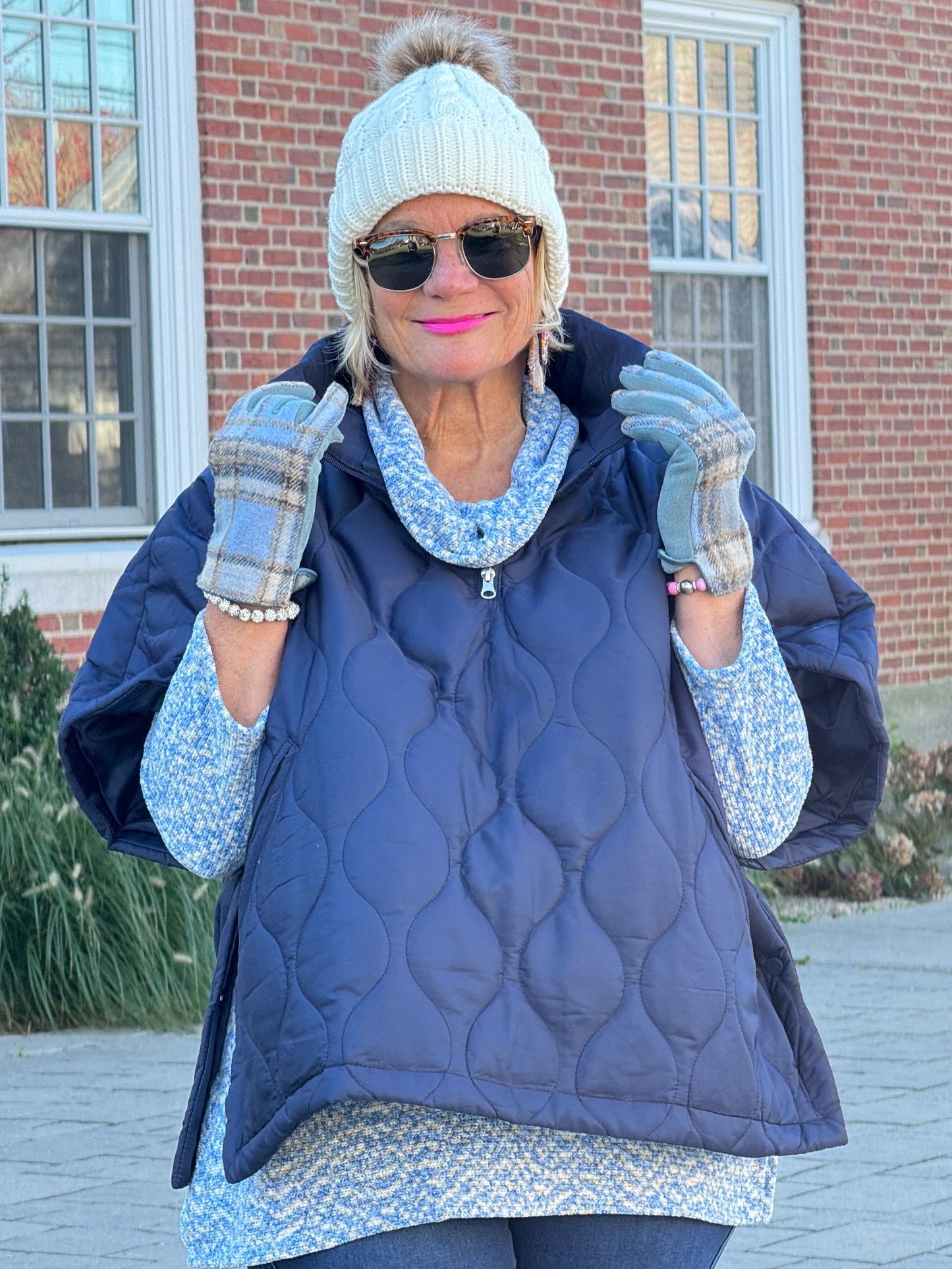 Quilted Short Sleeves Puffer Pullover Poncho Navy