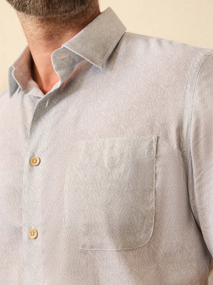 Short-Sleeve Movement™ Monterey Shirt - Ivory Sky Rainforest