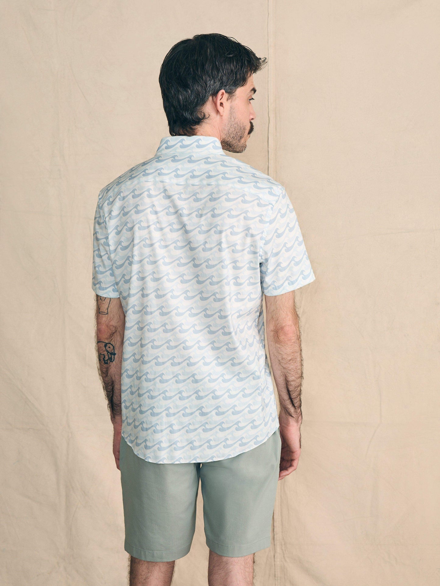 Short-Sleeve Movement Shirt - Ivory Endless Peaks