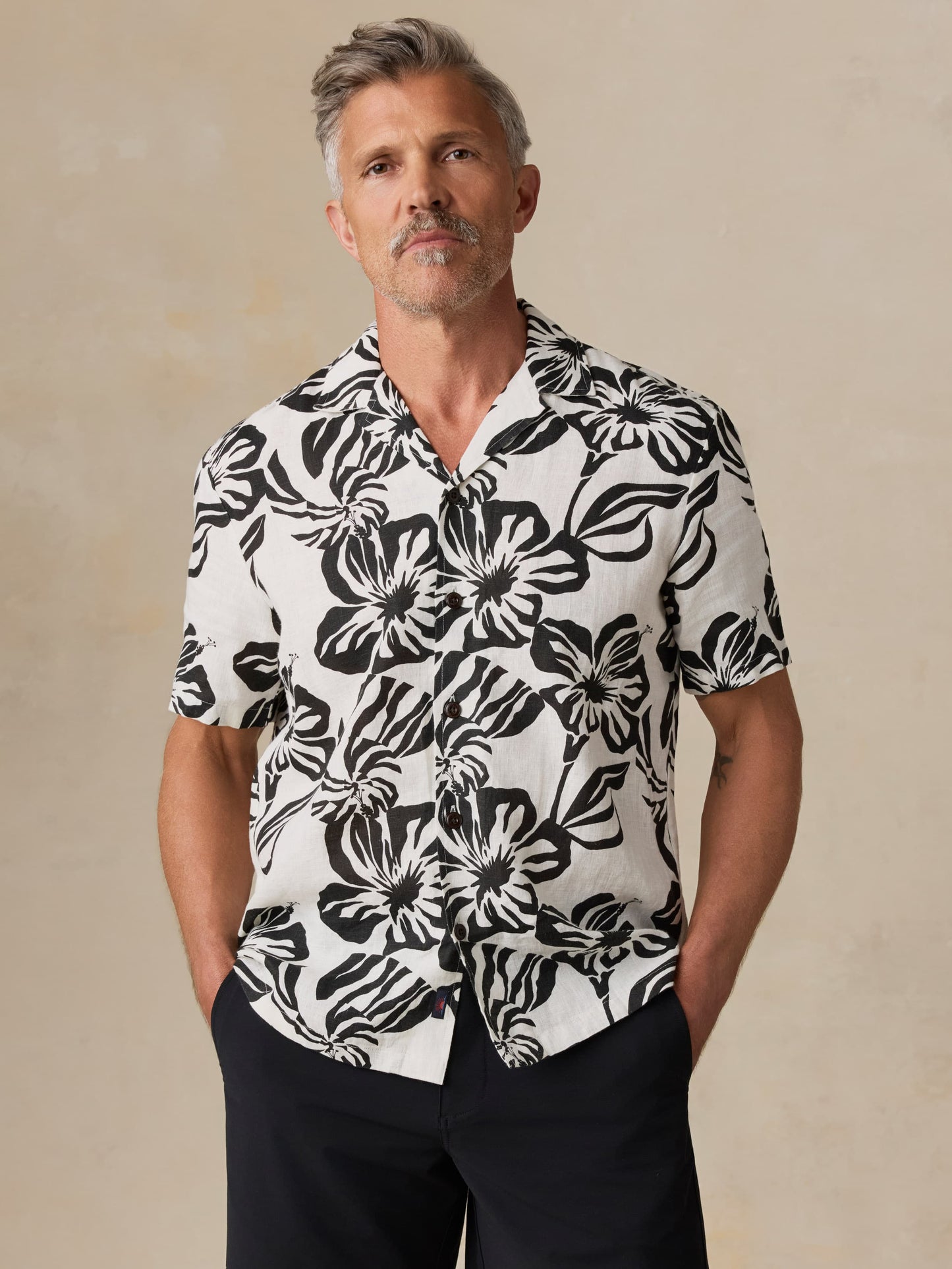 Short-Sleeve Linen Camp Shirt - Midnight Black Floral
