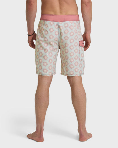 Ocean Mayhem 19" Boardshorts - Bone White