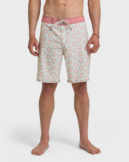 Ocean Mayhem 19" Boardshorts - Bone White