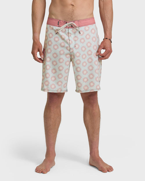 Ocean Mayhem 19" Boardshorts - Bone White