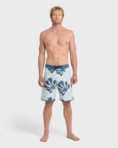 SurfSilk Sol Tiles Scallop 19" Boardshorts - Bone White