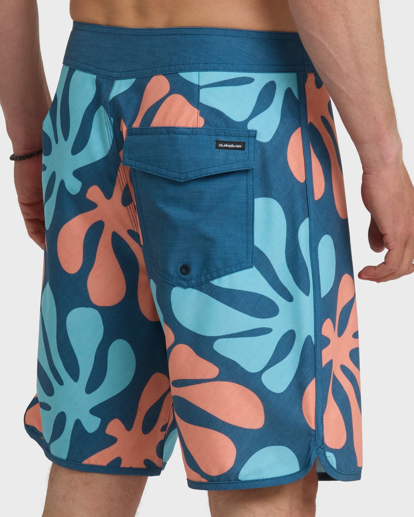SurfSilk Sol Tiles Scallop 19" Boardshorts - Dark Denim