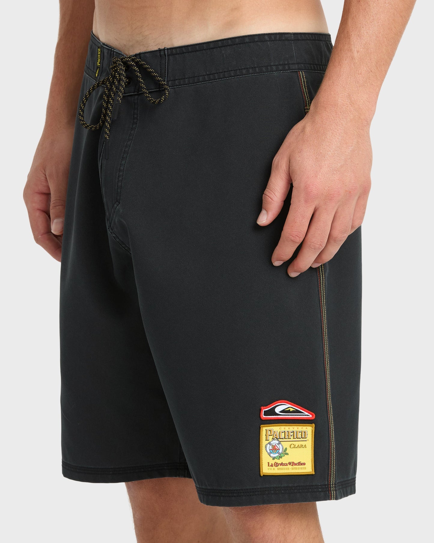 Pacifico Ballena 20" Boardshorts - Black