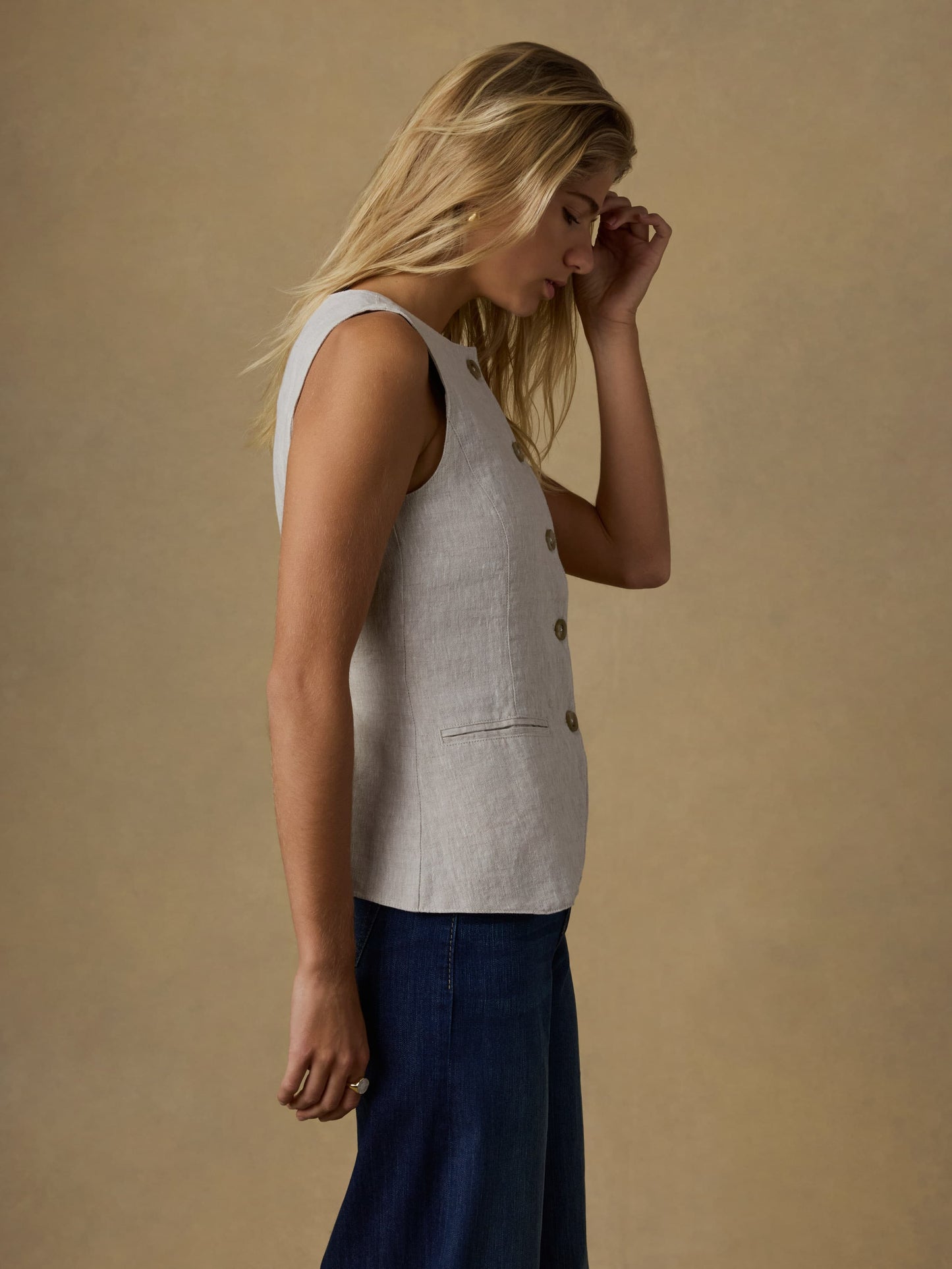 Sun Strider Linen Vest - Flax