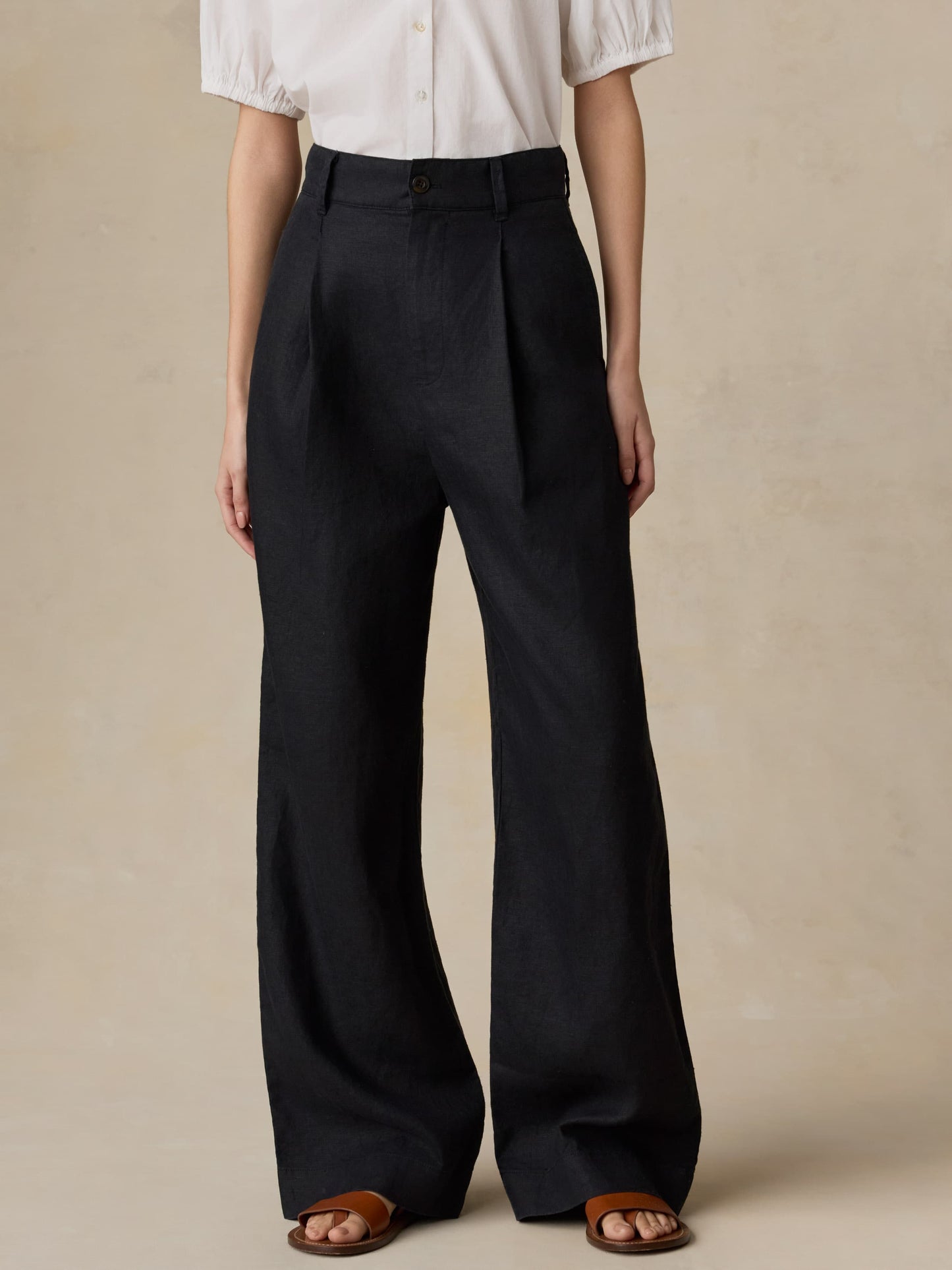 Sun Strider Linen Pleated Pant - Black