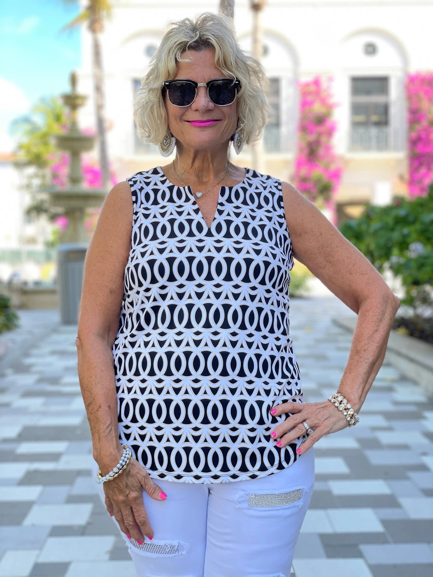 SANDBAR SLEEVELESS V NECK