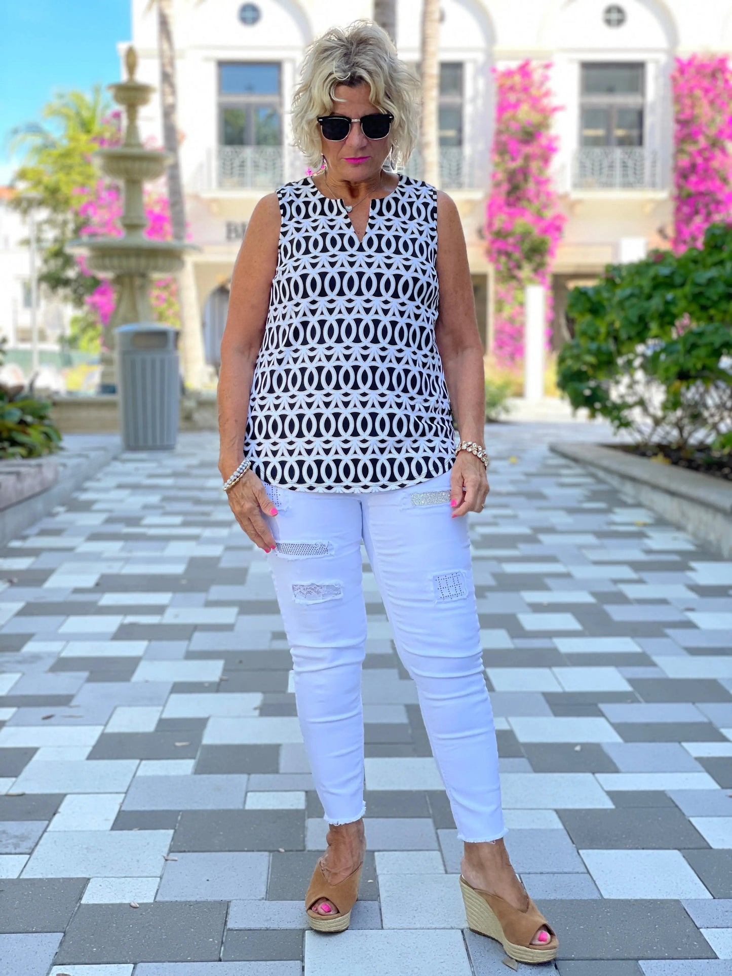 SANDBAR SLEEVELESS V NECK